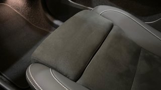 VOLVO XC40 2.0 B3 MHEV PLUS DARK DCT 5P