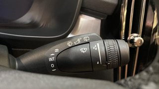 VOLVO XC40 2.0 B3 MHEV PLUS DARK DCT 5P