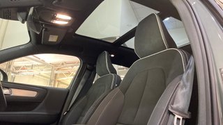 VOLVO XC40 2.0 B3 MHEV PLUS DARK DCT 5P
