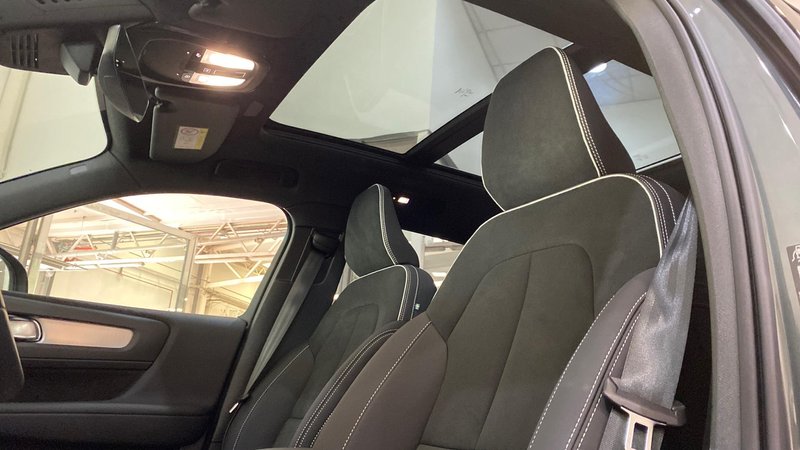 Volvo XC40 2026, foto 37