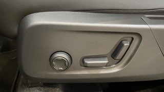 VOLVO XC40 2.0 B3 MHEV PLUS DARK DCT 5P