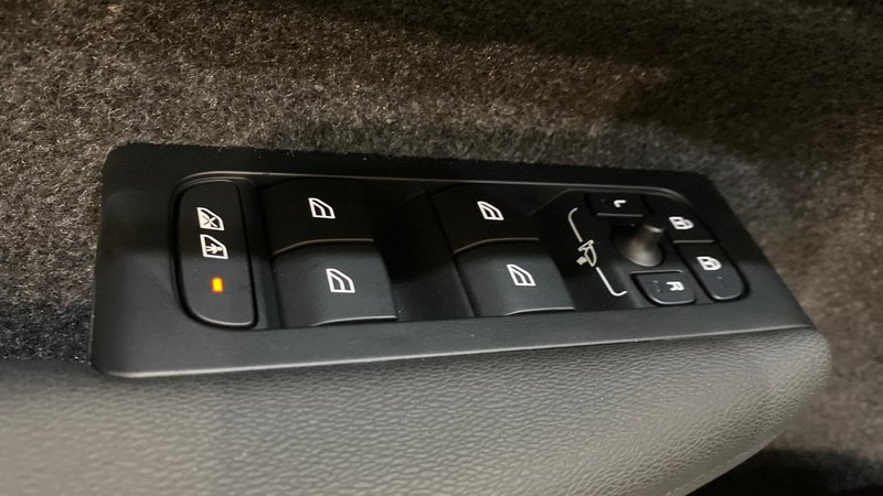 Volvo XC40 2026, foto 40