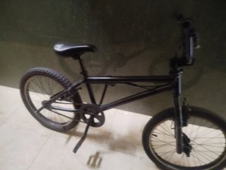 Bicicleta BMX negra Buen estado