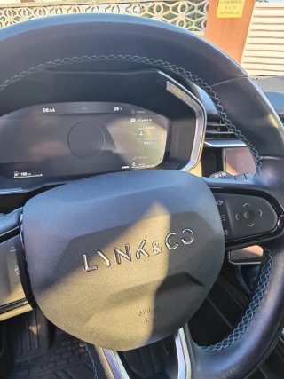 LYNK & CO 01 2022
