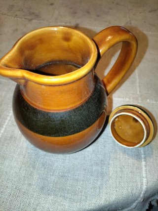 Tetera de porcelana con tapa