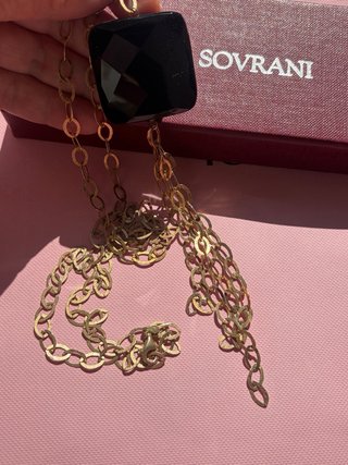 Collar Sovrani con colgante negro y cadena dorada