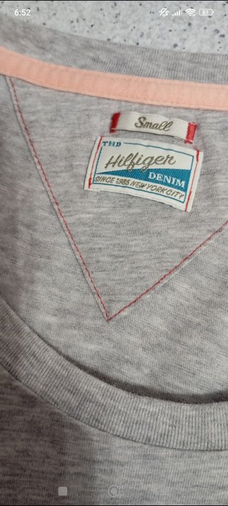 Camiseta Tommy Hilfiger Gris