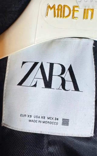 Giacca Zara bouclé nera bottoni oro XS