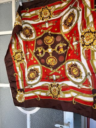 Pañuelo de seda con estampado ecuestre