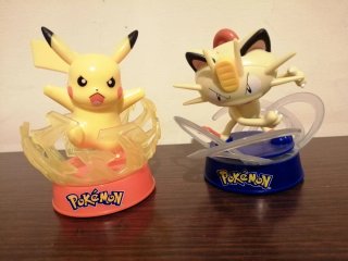 2 Statuette Pokémon Pikachu e Meowth