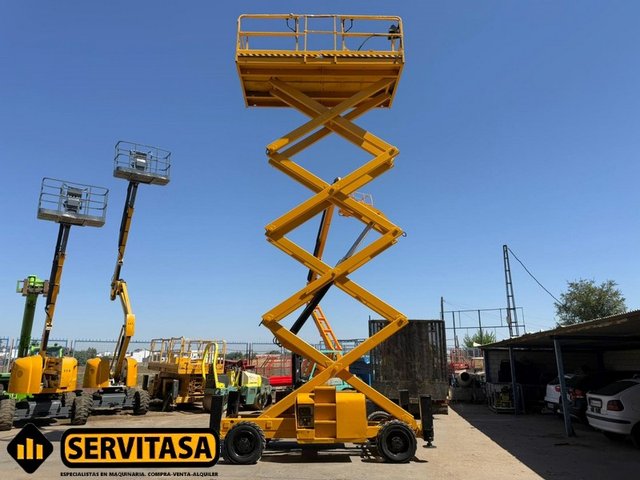 PLATAFORMA DE TIJERA DIESEL 15 METROS