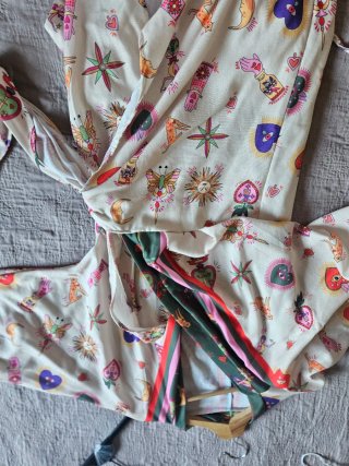 Vestito portafogli colorato con disegni