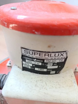 Pulidora industrial Superlux con material