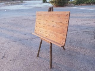 Trípode de madera para exhibición