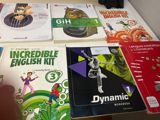Libros primaria y Eso