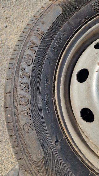 Neumáticos 205/70/15C