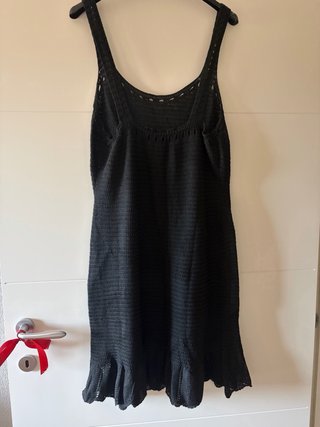 Vestito nero lungo all'uncinetto