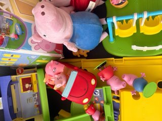 Juego de Peppa Pig con figuras y coche