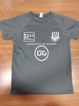 Camiseta deportiva niño/a gris