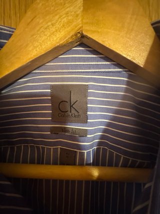 2 Camisas Calvin Klein Gris/Blanco