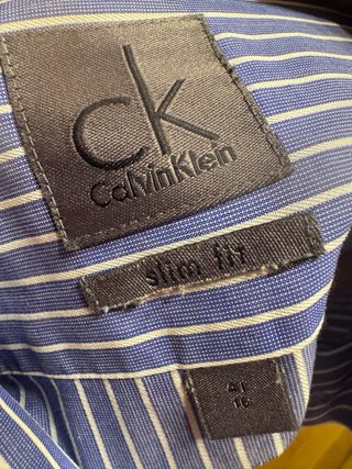 2 Camisas Calvin Klein Gris/Blanco