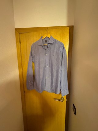 2 Camisas Calvin Klein Gris/Blanco
