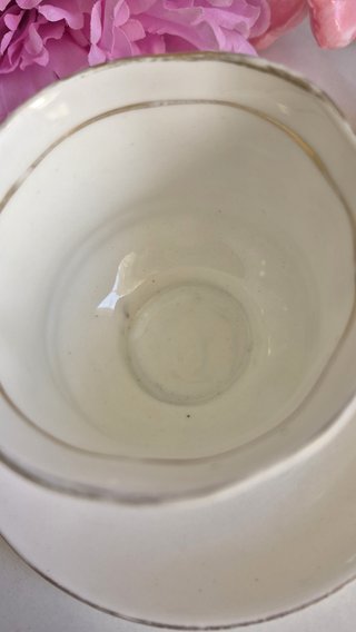 Taza y platillo de porcelana inglesa