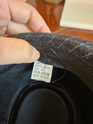 Cappello stile fedora gessato nero