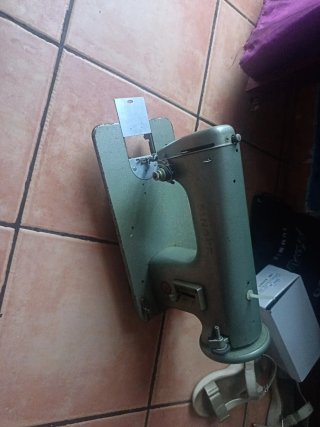 Máquina de coser Singer