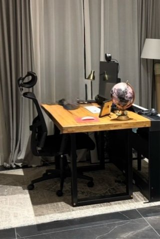 Escritorio de madrra y Silla Oficina ergonómica