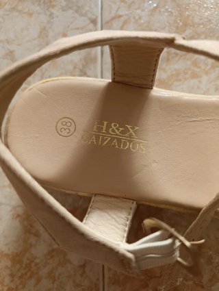 Sandalias cuña beige