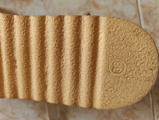 Sandalias cuña beige