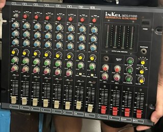 Mesa de mezclas Inkel MX-1100