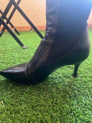 Botines negros tacón fino punta