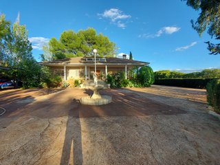 Chalet independiente con piscina