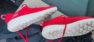 Scarpe da ginnastica rosse bianche taglia 43