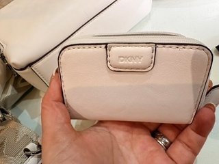 Bolso DKNY Blanco con Cartera