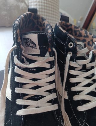 Zapatillas Vans SK8-Hi Suela Track Negra