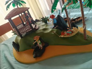 Isla Pirata Playmobil Grande  Accesorios. SIN CAJA