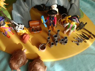 Isla Pirata Playmobil Grande  Accesorios. SIN CAJA