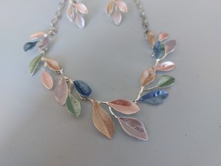 Conjunto de gargantilla y pendientes
