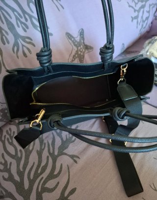 Bolso Tous Negro y letras doradas Nuevo