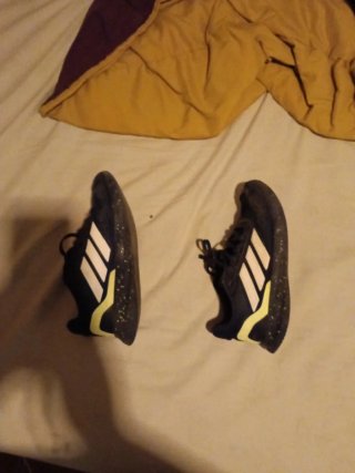 Zapatillas deportivas negras y azules