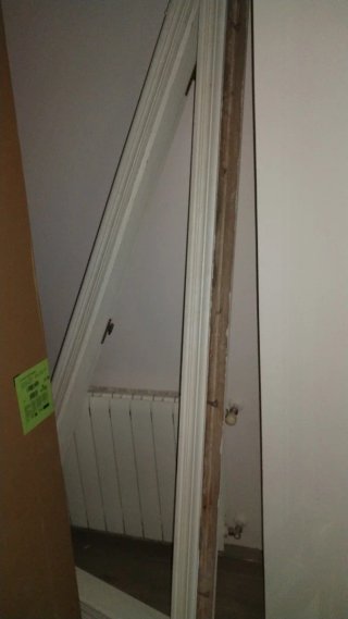 Puerta madera maciza blanca cristalera