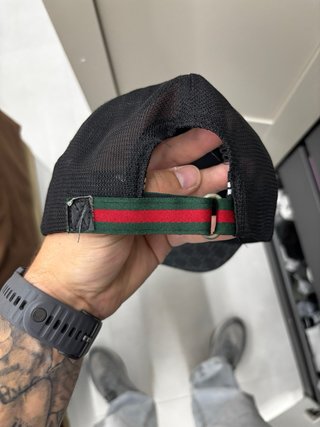 Gorra Gucci Negra con Diseño de Tigre Multicolor