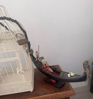 Conjunto 3 piezas: Figura, Jaula, Góndola