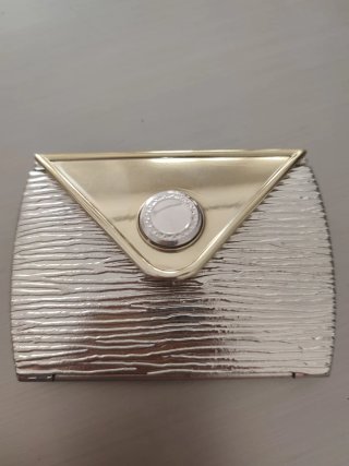 Espejo de bolso plateado y dorado