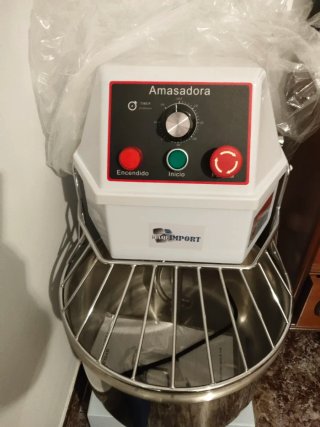 Amasadora Profesional Maquimport nueva sin usar