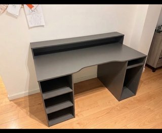Mesa de estudio gris