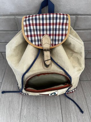 Mochila amplia efecto lavado con bolsillo exterior